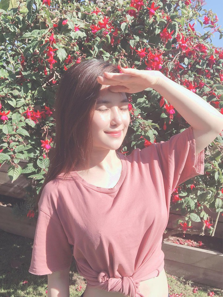 Dừng hát qua Mỹ du học, Hương Tràm bỏ lớp make up dày cộm mà lại được khen xinh đúng tuổi - Ảnh 5.