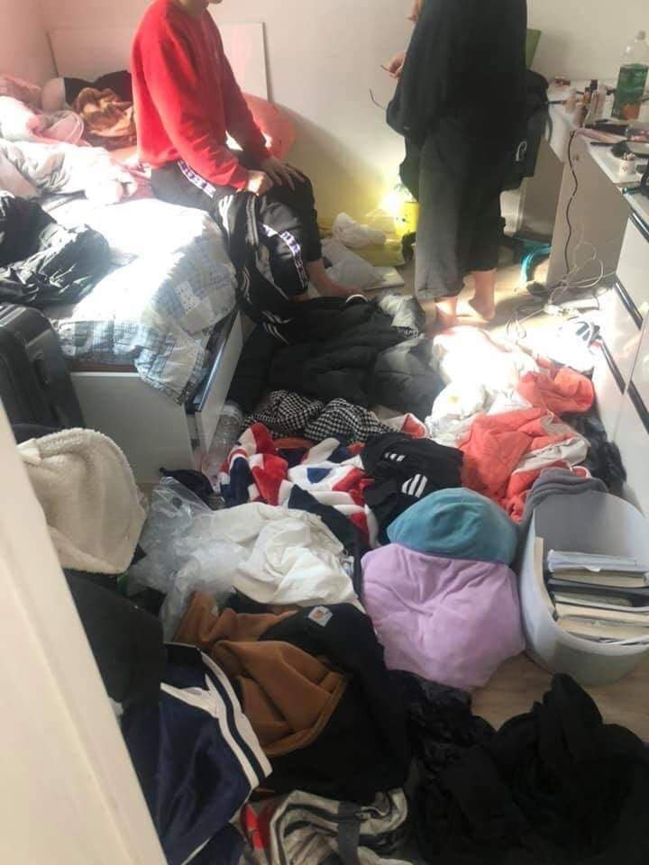 Hết hồn khi thấy phòng ngủ của sinh viên Hàn, nhiều fans phim ngôn tình chắc sẽ đau tim lắm