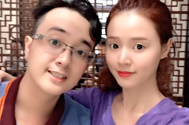 Midu khoe ảnh cậu em trai bảnh bao, giống chị như đúc 
