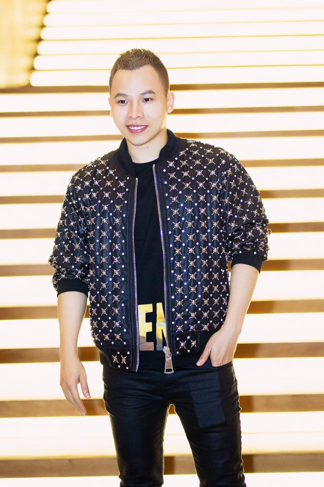 Ngỡ ngàng chiếc mũi ngày càng biến dạng của Vũ Khắc Tiệp ảnh 7 Empty