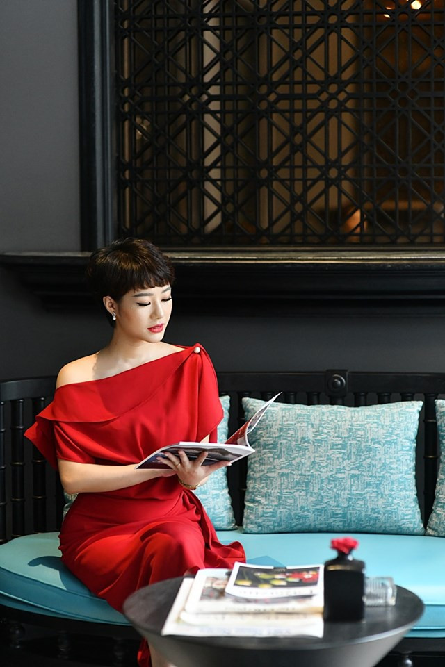 Nhân vật đang được thương nhiều nhất "Về nhà đi con": Ngoài đời cũng là Hoa hậu, sang chảnh thần thái hơn cả trên phim - Ảnh 6. Nhân vật đang được thương nhiều nhất "Về nhà đi con": Ngoài đời cũng là Hoa hậu, sang chảnh thần thái hơn cả trên phim - Ảnh 6.