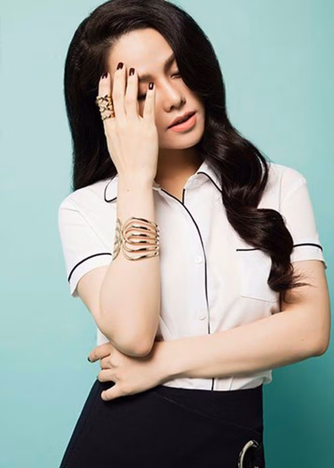 Đời giông bão của Nhật Kim Anh ảnh 1 doi giong bao cua nhat kim anh va 4 tu khoa soc: gia canh, chi gai, tu tu, tinh truong! - 2