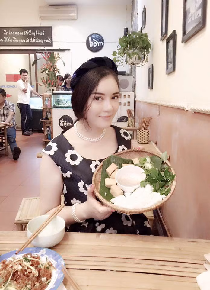 dam vinh hung mang mon an ly nha ky tang len may bay nhung ai nhin cung het hon vi... - 3