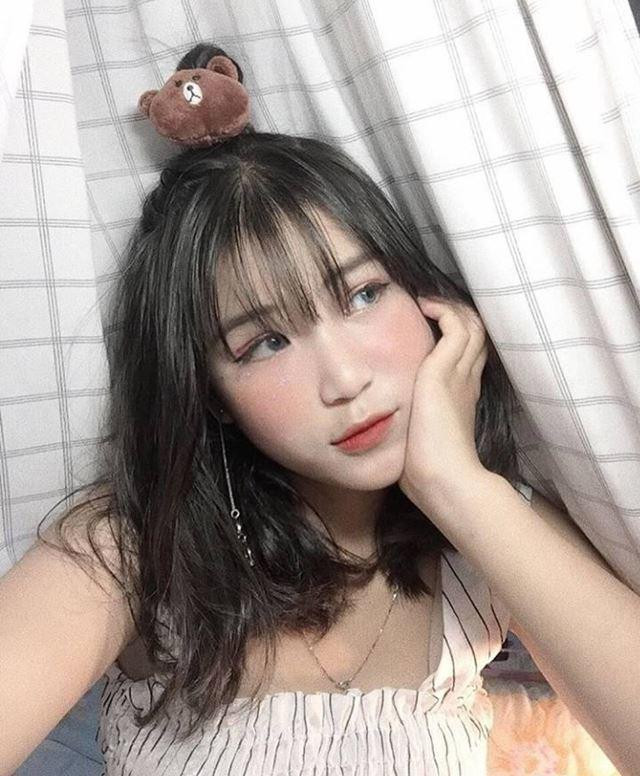 Xuất hiện chớp nhoáng trong đoạn phóng sự, nữ sinh Hà Nội bỗng nổi như cồn vì quá đẹp ảnh 2