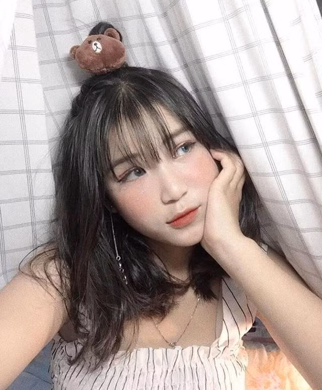 Xuất hiện chớp nhoáng trong đoạn phóng sự, nữ sinh Hà Nội bỗng nổi như cồn vì quá đẹp ảnh 2