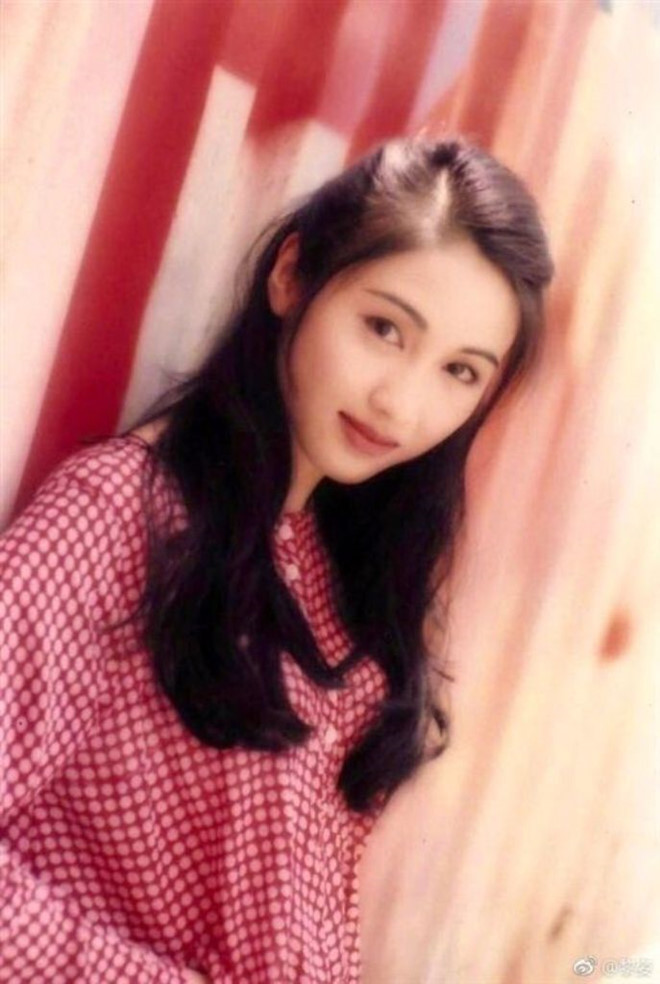 Cuộc đời gắn với hai người đàn ông tàn tật của "Đệ nhất mỹ nhân TVB" ảnh 2 Lê Tư: ‘Đệ nhất mỹ nhân TVB’, cuộc đời gắn với hai người đàn ông tàn tật - ảnh 2