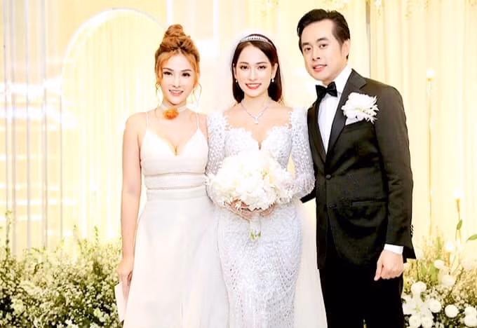 Thu Thủy gây choáng người nhìn với gương mặt biến dạng và bắp tay ngấn mỡ-5