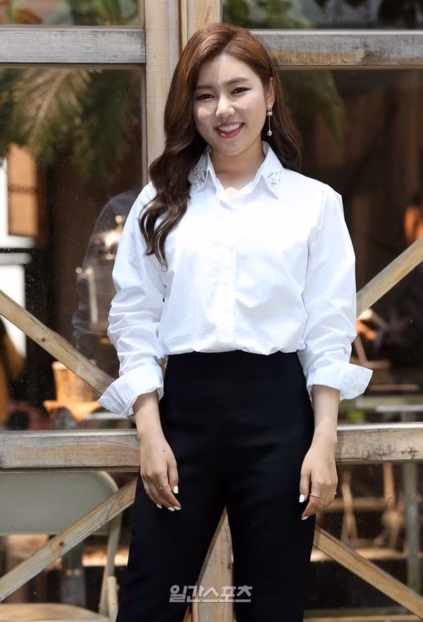 Lần đầu trong K-biz: Nữ ca sĩ bị dư luận ném đá chỉ vì chọn Lee Jin Wook làm mẫu bạn trai lý tưởng ảnh 4