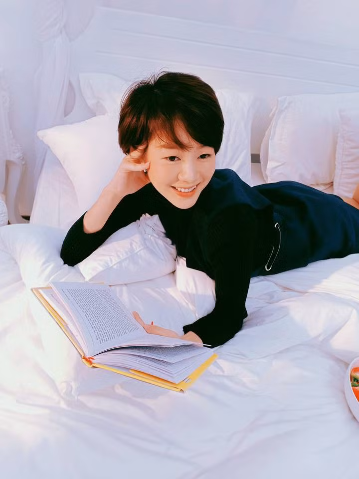 Nhân vật được thương nhiều nhất “Về nhà đi con“: Ngoài đời cũng là Hoa hậu, sang chảnh hơn cả trên phim ảnh 15