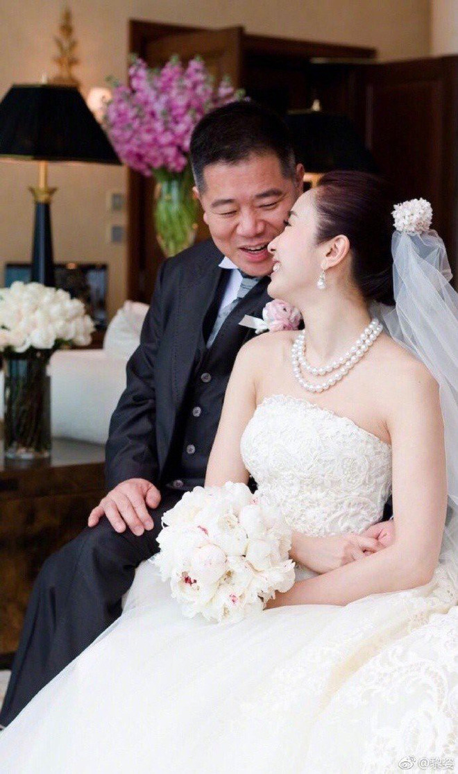 Cuộc đời gắn với hai người đàn ông tàn tật của "Đệ nhất mỹ nhân TVB" ảnh 8 Lê Tư: ‘Đệ nhất mỹ nhân TVB’, cuộc đời gắn với hai người đàn ông tàn tật - ảnh 8