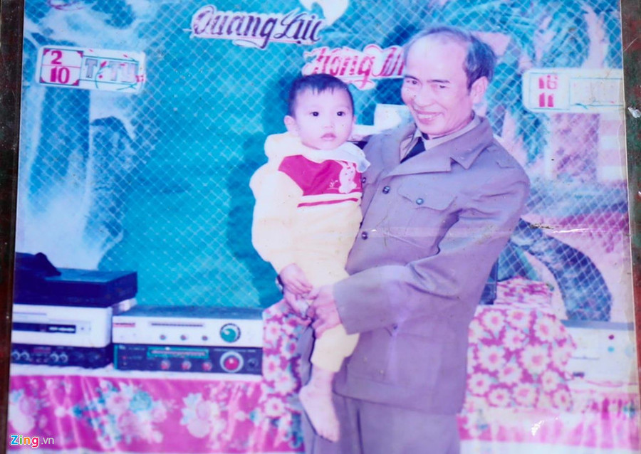 Hình ảnh ngộ nghĩnh thời thơ ấu của Đoàn Văn Hậu ảnh 2 Hinh anh ngo nghinh thoi tho au cua Doan Van Hau hinh anh 2