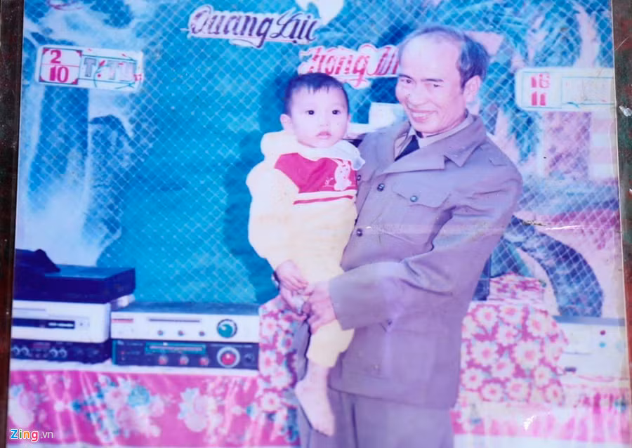 Hinh anh ngo nghinh thoi tho au cua Doan Van Hau hinh anh 2 