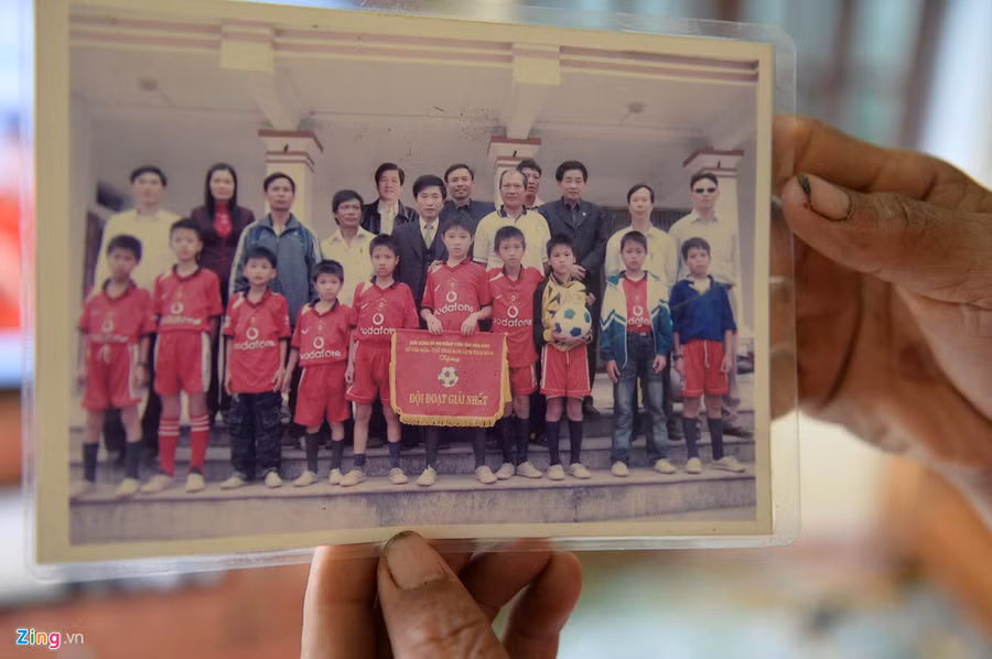 Hinh anh ngo nghinh thoi tho au cua Doan Van Hau hinh anh 3 