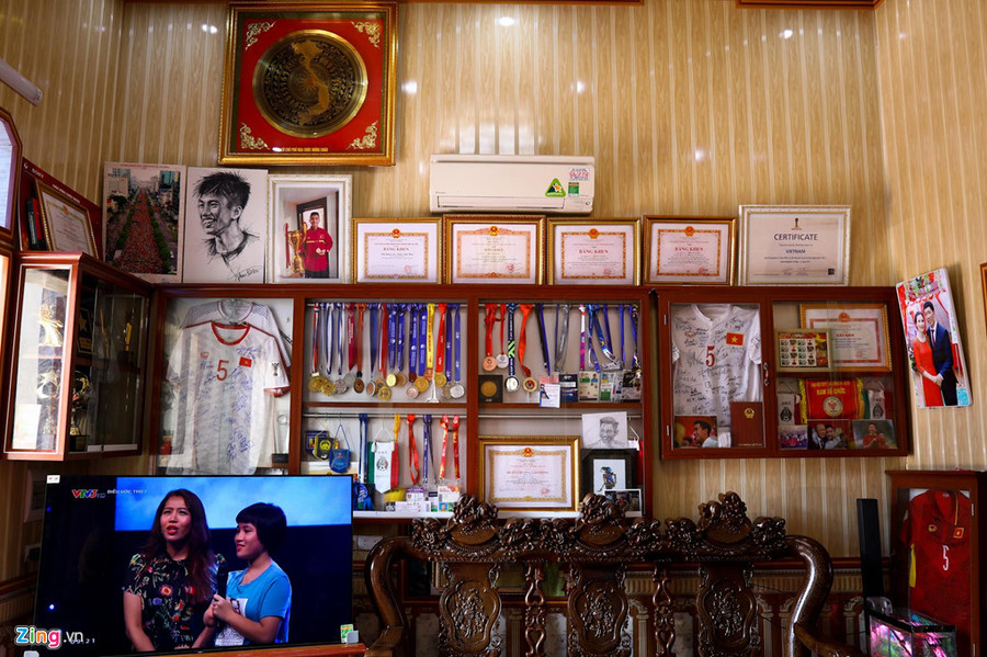 Hình ảnh ngộ nghĩnh thời thơ ấu của Đoàn Văn Hậu ảnh 1 Hinh anh ngo nghinh thoi tho au cua Doan Van Hau hinh anh 1