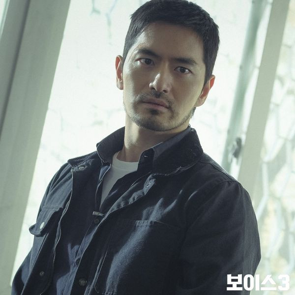 Nữ ca sĩ bị "ném đá" vì chọn Lee Jin Wook làm mẫu bạn trai lý tưởng ảnh 6 Lần đầu trong K-biz: Nữ ca sĩ bị dư luận ném đá chỉ vì chọn Lee Jin Wook làm mẫu bạn trai lý tưởng ảnh 5