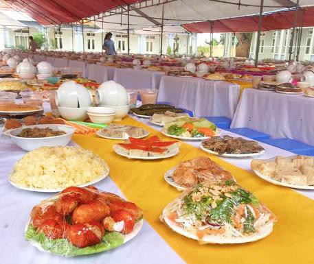 Choáng với bữa tiệc quê hơn 300 mâm cỗ đề huề 20 món, thú vị nhất là đồ uống tráng miệng - Ảnh 4. Choáng với bữa tiệc quê hơn 300 mâm cỗ đề huề 20 món, thú vị nhất là đồ uống tráng miệng - Ảnh 4.