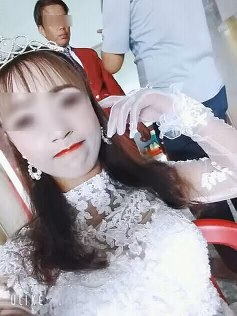 Cô dâu đăng ảnh cưới, dân mạng khuyên thợ trang điểm nên giải nghệ ảnh 4 Cô dâu đăng ảnh cưới, dân mạng khuyên thợ trang điểm nên giải nghệ ảnh 4
