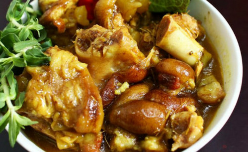 Món giả cầy thịt mềm da giòn bùi, nước sền sệt rất đưa cơm khi những ngày có gió mùa về. Ảnh: Camnangcuocsong.