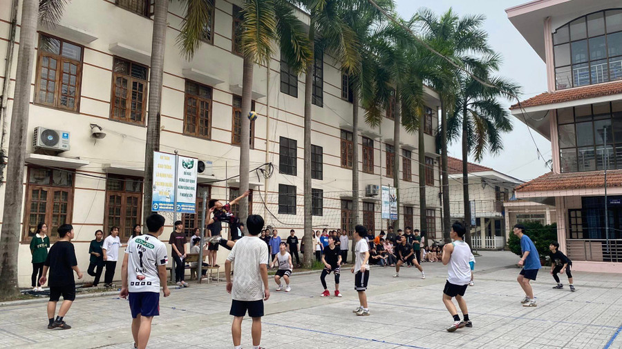 Trường PTDTNT Thái Nguyên tăng cường các hoạt động thể dục, thể thao nhằm giúp các em giảm thời gian sử dụng điện thoại và mạng xã hội.