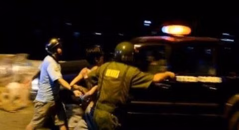 Đang tạm giữ đối tượng côn đồ đánh 2 công an trọng thương