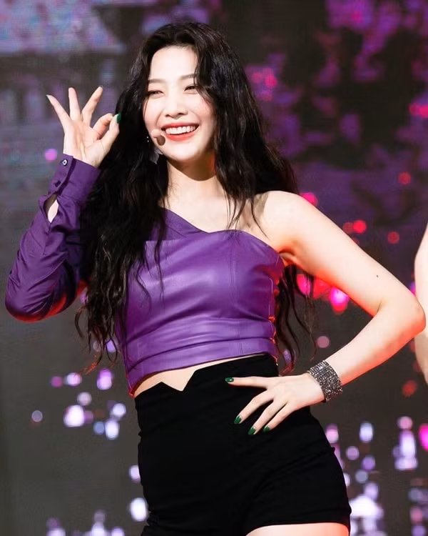 Kén chọn, khó mặc nhưng gam màu này lại đang được loạt sao việt lẫn sao hàn lăng xê