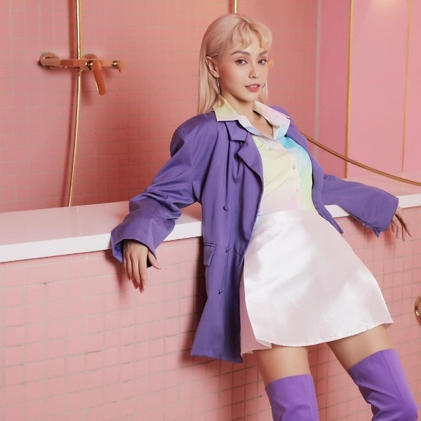 Gam màu cực khó mặc đang được loạt sao Á - Âu diện liên tục mùa Thu này ảnh 5 Kén chọn, khó mặc nhưng gam màu này lại đang được loạt sao việt lẫn sao hàn lăng xê