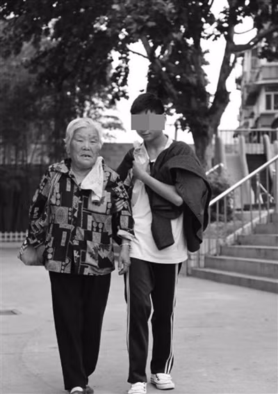 Hiện tại Liu đã có khá nhiều kỹ năng sống và kiến thức, có thể hòa nhập với xã hội và sống tự lập. Ảnh: China News.