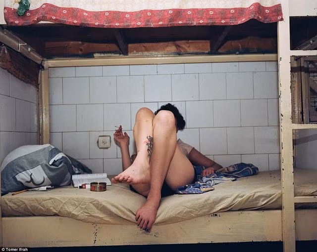 ben trong nha tu nu duy nhat o israel, noi giam giu nhung tu nhan xinh dep nhat the gioi - 4