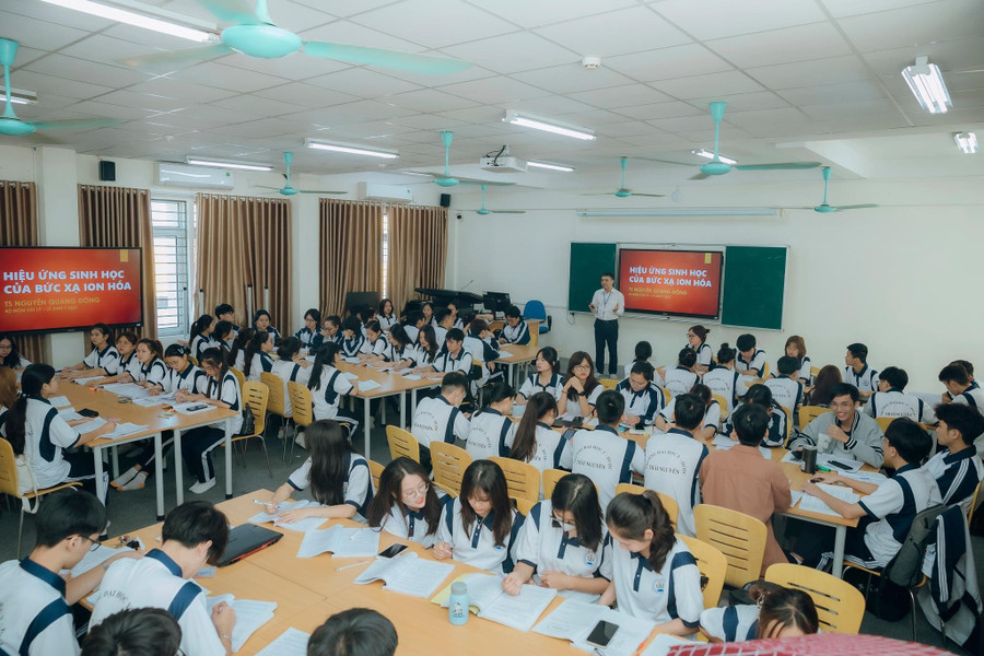 Chi phí cho đào tạo khối ngành sức khỏe cao nhất trong các ngành bởi liên quan đến việc thực hành, thực tập và đặc biệt có những chi phí liên quan đến con người. Chi phí cho đào tạo khối ngành sức khỏe cao nhất trong các ngành bởi liên quan đến việc thực hành, thực tập và đặc biệt có những chi phí liên quan đến con người.