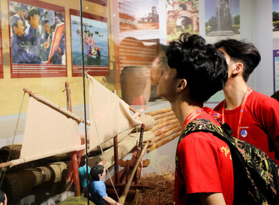 Đỏ rực hành trình “Tôi yêu tổ quốc tôi” tại Đà Nẵng ảnh 6 Đỏ rực hành trình “Tôi yêu tổ quốc tôi” tại Đà Nẵng ảnh 6