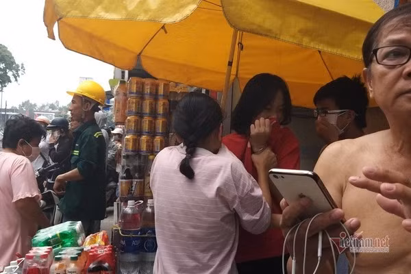 Cháy lớn tại công trình cao ốc khách sạn giữa trung tâm Sài Gòn