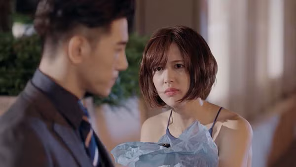 Đi công tác về nhà lúc nửa đêm, tôi phát điên khi phát hiện vợ cũ của chồng ở trong nhà, quá đáng hơn chị ta còn đưa ra lời đề nghị khó tin - Ảnh 2.