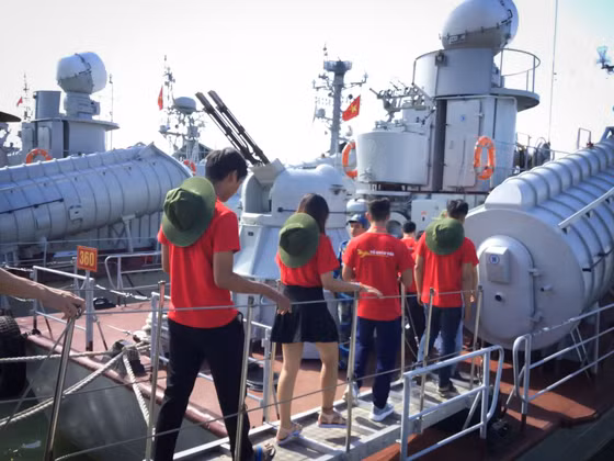 Đỏ rực hành trình “Tôi yêu tổ quốc tôi” tại Đà Nẵng ảnh 1