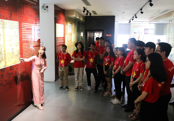 Đỏ rực hành trình “Tôi yêu tổ quốc tôi” tại Đà Nẵng ảnh 5 Đỏ rực hành trình “Tôi yêu tổ quốc tôi” tại Đà Nẵng ảnh 5