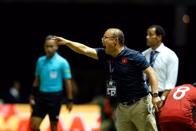 Sau lễ bốc thăm, HLV Park Hang-seo sẽ phải bắt tay tính kế sách cho VN