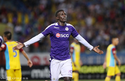 Omar ghi bàn trận thứ ba liên tiếp nhưng không thể giúp Hà Nội lấy lại ngôi đầu Omar ghi bàn trận thứ ba liên tiếp nhưng không thể giúp Hà Nội lấy lại ngôi đầu