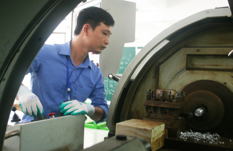 Có chứng chỉ kỹ năng nghề, người lao động tự do dịch chuyển công việc mà vẫn bảo đảm quyền lợi. Có chứng chỉ kỹ năng nghề, người lao động tự do dịch chuyển công việc mà vẫn bảo đảm quyền lợi.