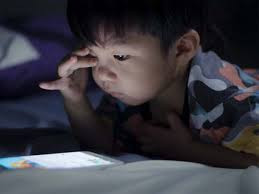 Cậu bé lớp 4 viết thư phản đối áp lực điểm 10 khiến cha mẹ lặng người
