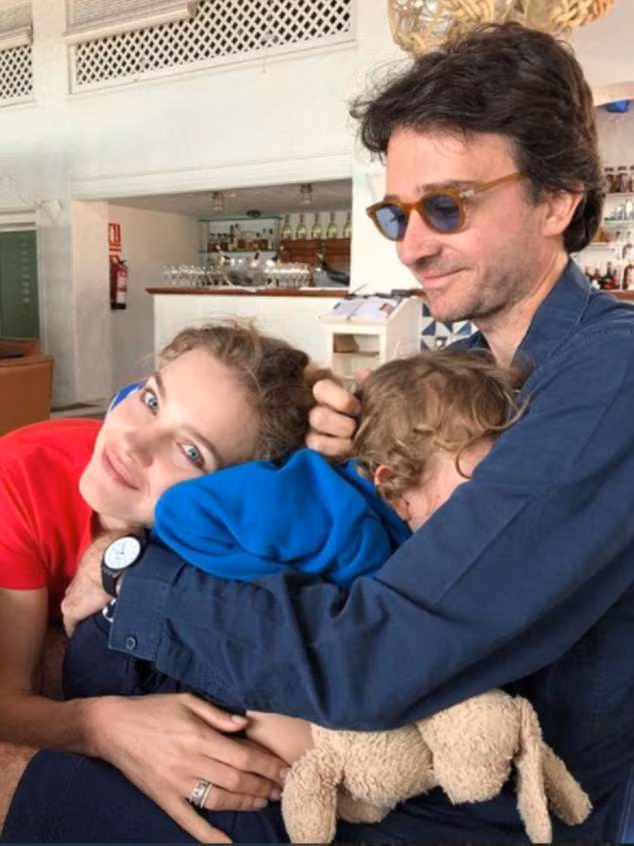 Trong cuộc đời mình, Natalia đã từng một lần trải qua hôn nhân đổ vỡ, hiện cô đang hạnh phúc trong cuộc hôn nhân thứ hai.