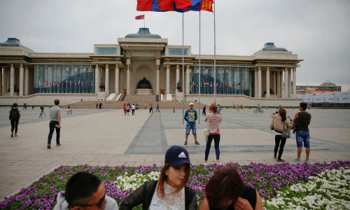 Ở thủ đô Mông Cổ, số phụ nữ nhiều hơn hẳn nam giới -Ảnh:Reuters. Ở thủ đô Mông Cổ, số phụ nữ nhiều hơn hẳn nam giới - Ảnh: Reuters.