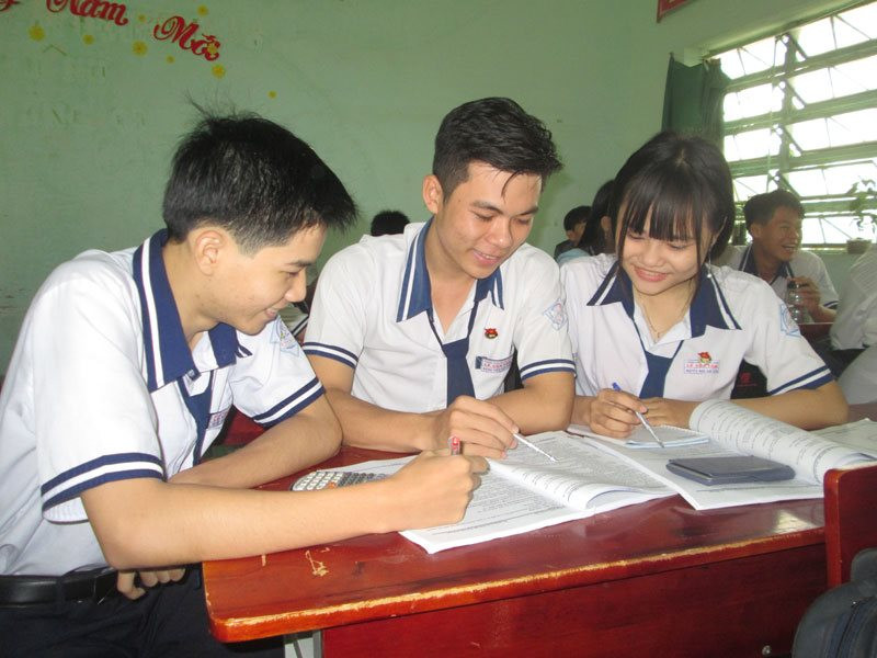 Chàng “lớp trưởng nhà người ta” điển trai, đa tài nổi tiếng Sóc Trăng ảnh 2 Chàng “lớp trưởng nhà người ta” điển trai, đa tài nổi tiếng Sóc Trăng ảnh 2