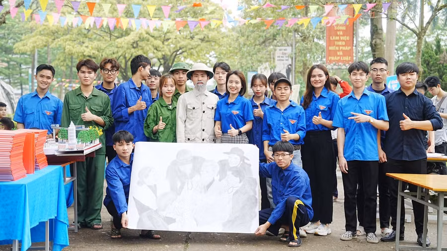 Hành trình sách văn học với nhiều nội dung ý nghĩa.