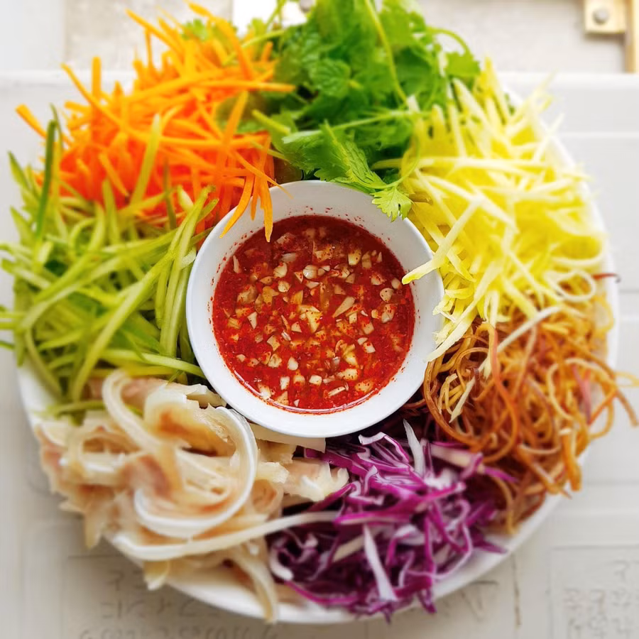 Cách làm nước sốt 'thần thánh' có thể trộn tất cả các món nộm chua ngọt 