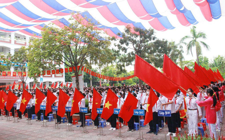 Nhà trường đã xác định một chương trình hành động thiết thực với chiến lược “Chất lượng giáo dục là thương hiệu của nhà trường”, bảo đảm an toàn trường học, chủ động linh hoạt thực hiện kế hoạch năm học, sẵn sàng ứng phó với các tình huống bất thường khác để khẳng định vị thế của Trường THCS Minh Khai. Nhà trường đã xác định một chương trình hành động thiết thực với chiến lược “Chất lượng giáo dục là thương hiệu của nhà trường”, bảo đảm an toàn trường học, chủ động linh hoạt thực hiện kế hoạch năm học, sẵn sàng ứng phó với các tình huống bất thường khác để khẳng định vị thế của Trường THCS Minh Khai.