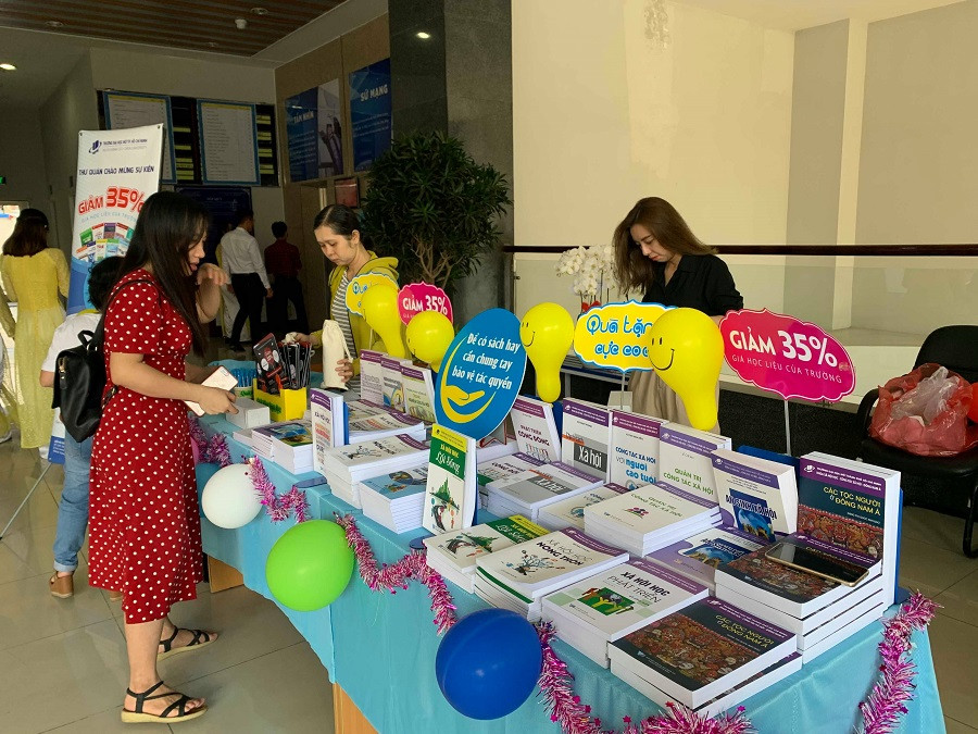 Tại Ngày Xã hội học Nam bộ 2019 cũng diễn ra hoạt động triển lãm, trưng bày các gian hàng ẩm thực, giao lưu văn hóa Tại Ngày Xã hội học Nam bộ 2019 cũng diễn ra hoạt động triển lãm, trưng bày các gian hàng ẩm thực, giao lưu văn hóa