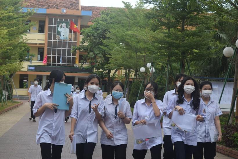 Theo đánh giá của nhiều thí sinh, đề thi Ngữ Văn năm nay vừa sức và nằm trong hệ thống kiến thức đã được ôn tập.