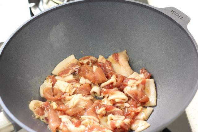 Món thịt chiên mà làm theo cách này vừa đơn giản lại ngon đậm đà ảnh 3 Món thịt chiên mà làm theo cách này vừa đơn giản lại ngon đậm đà ảnh 3