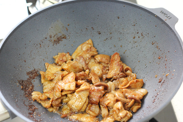 Món thịt chiên mà làm theo cách này vừa đơn giản lại ngon đậm đà ảnh 4 Món thịt chiên mà làm theo cách này vừa đơn giản lại ngon đậm đà ảnh 4