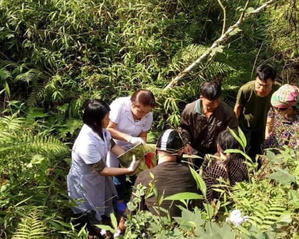 Bị ngã xuống vực, sản phụ sinh con nặng 3kg ngay dưới khe núi ảnh 1 Bị ngã xuống vực, sản phụ sinh con nặng 3kg ngay dưới khe núi ảnh 1