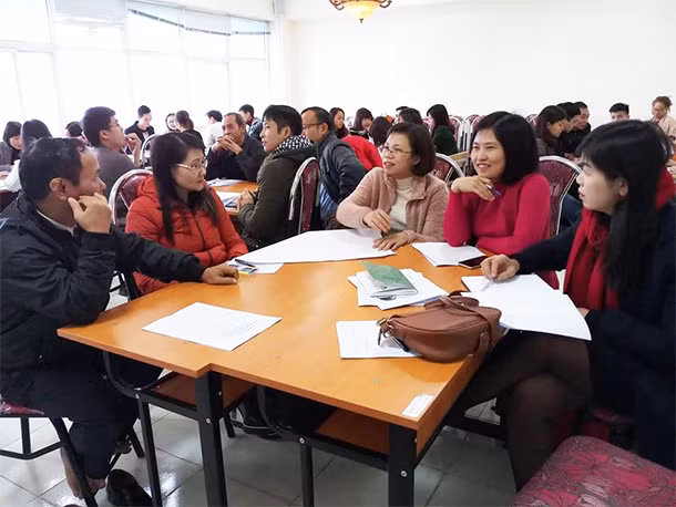 Các cán bộ, giảng viên Trường ĐH Sư phạm (ĐH Thái Nguyên) tham gia khóa tập huấn về giảng dạy tích cực do chuyên gia Australia đứng lớp.